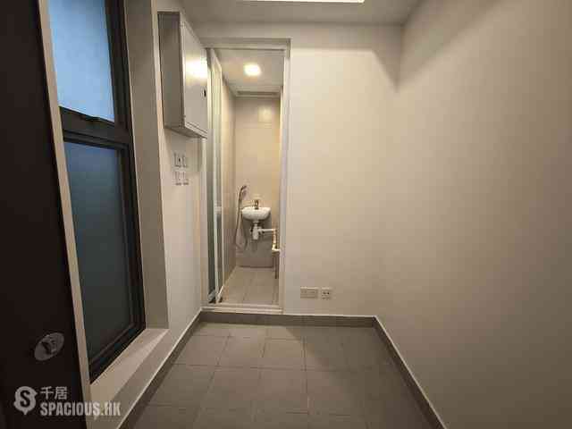 North Point - Victoria Harbour Phase 2B-3 Tower 2 12