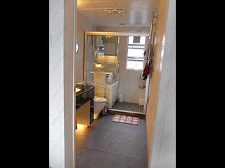 Mid Levels West - Skylight Tower 02