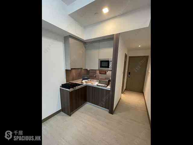 Tai Kok Tsui - L・Living 23 05