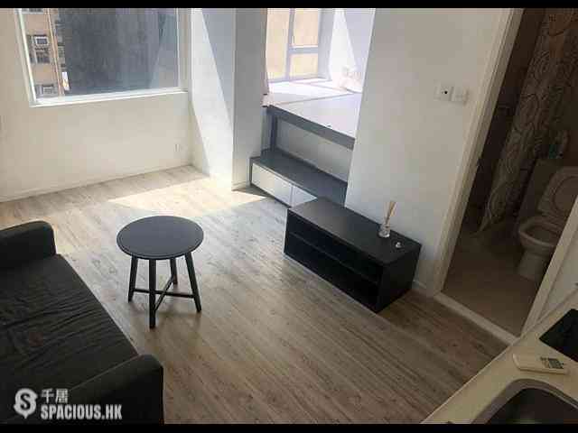 Sheung Wan - Man King Building 04