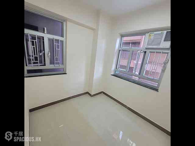 Mong Kok - Kwong Yu Building 02