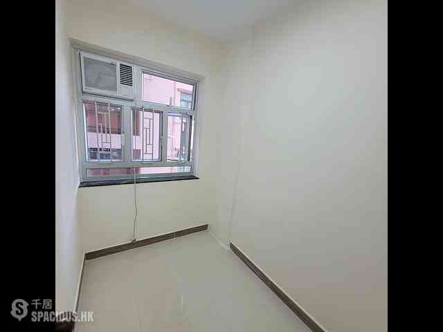 Mong Kok - Kwong Yu Building 09