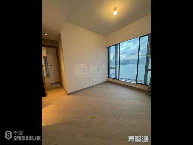 North Point - Victoria Harbour Phase 2B-3 Tower 2 17