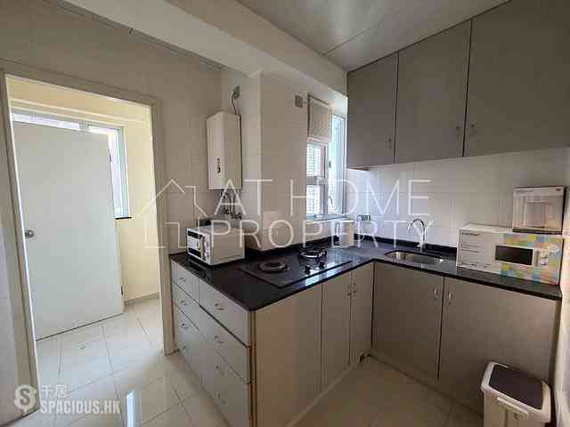 Mid Levels West - Bonanza Court 05