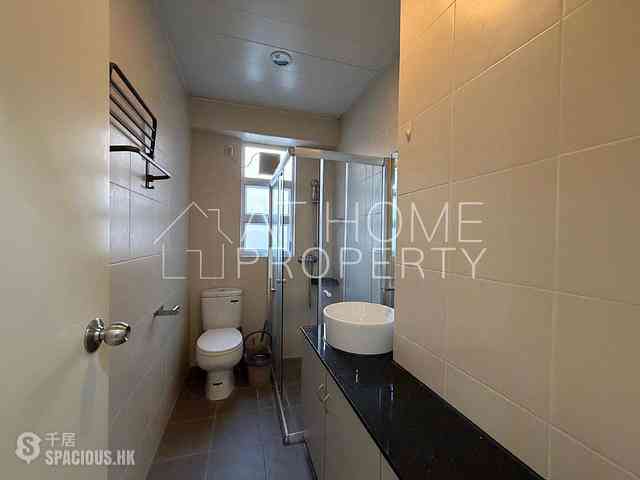 Mid Levels West - Bonanza Court 06