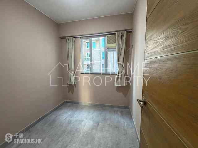 Mid Levels West - Bonanza Court 04