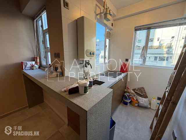 Mid Levels West - Bonanza Court 06