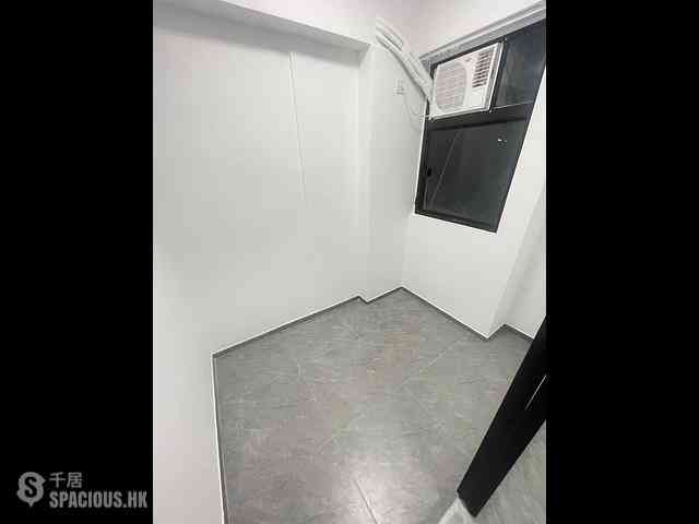 Mong Kok - Sincere House 02