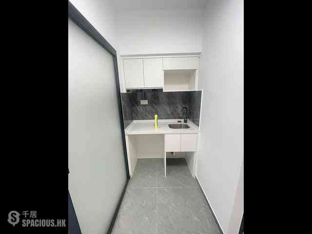 Mong Kok - Sincere House 01