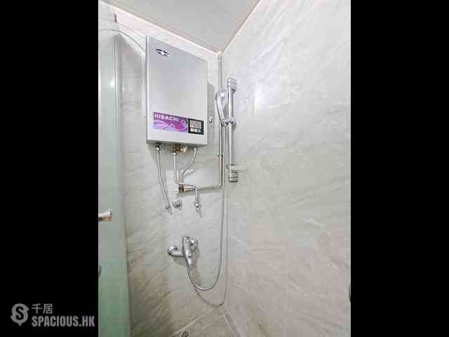 Mong Kok - Hung Wai Building Block 1 04