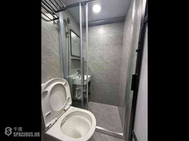 Mong Kok - Sincere House 01