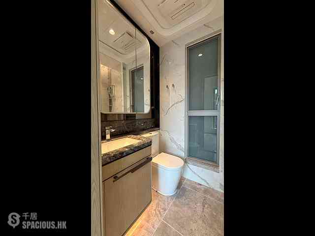 Lohas Park - Lohas Park Phase 11C Villa Garda II Tower 2A 05