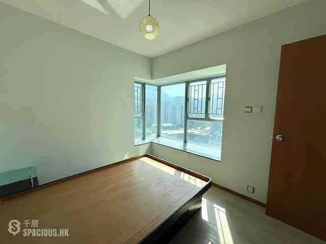 Tung Chung - Seaview Crescent 08