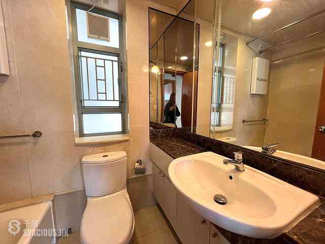 Tung Chung - Seaview Crescent 11