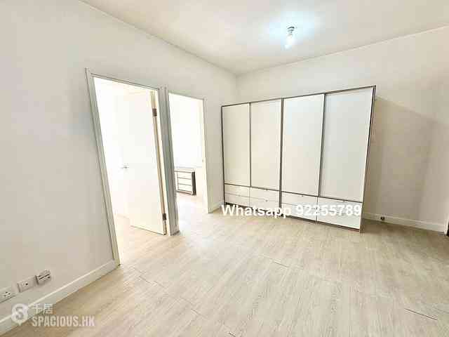 Sai Ying Pun - Lee Wah Mansion 02