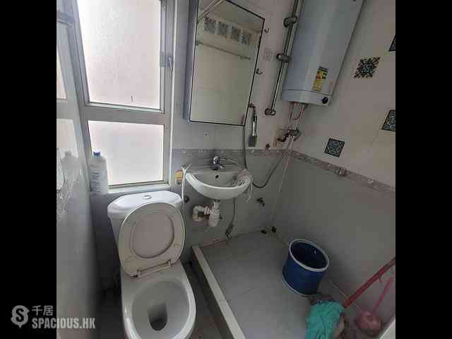 To Kwa Wan - Yee Fai Building 05