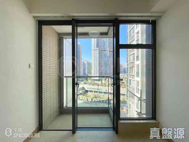 Tseung Kwan O - The Wings II 02