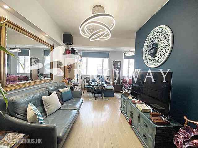 Wan Chai - Bowrington Building 04