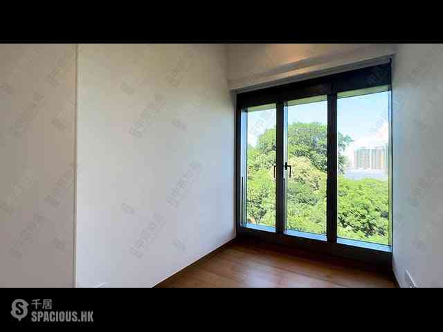 Mid Levels West - University Heights Tower 2 04