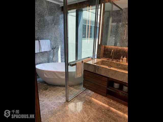 Mid Levels West - University Heights Tower 2 03