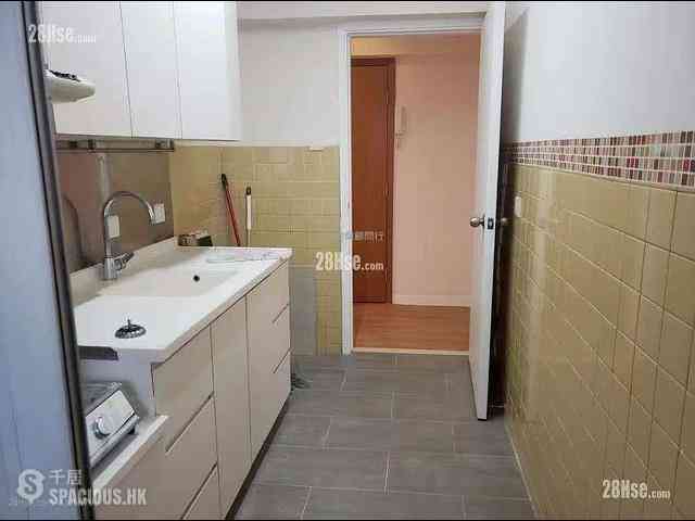 Quarry Bay - Westlands Gardens 03