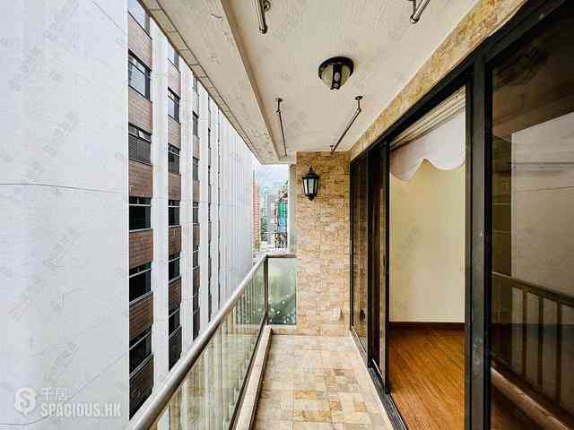 Wan Chai - Phoenix Court Block 1 07