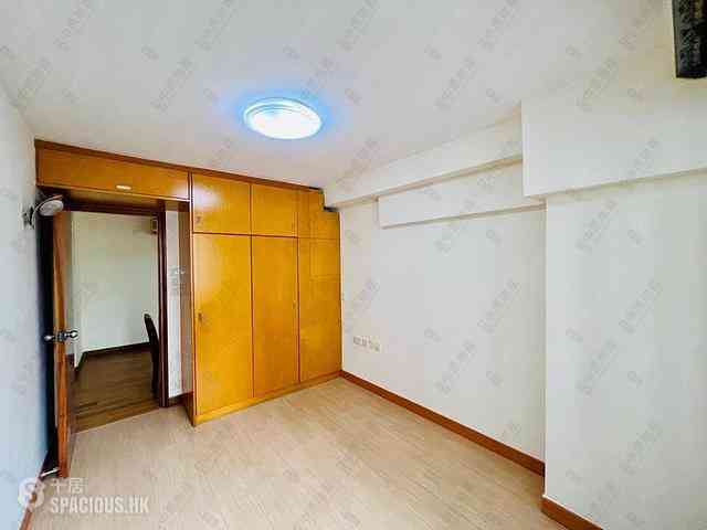 Wan Chai - Phoenix Court Block 1 16