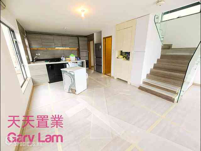 Clear Water Bay - Tai Hang Hau 38