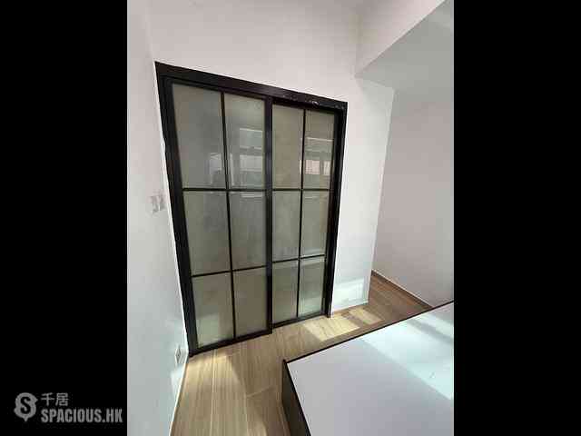 Mong Kok - Hang Lung Mansion 14