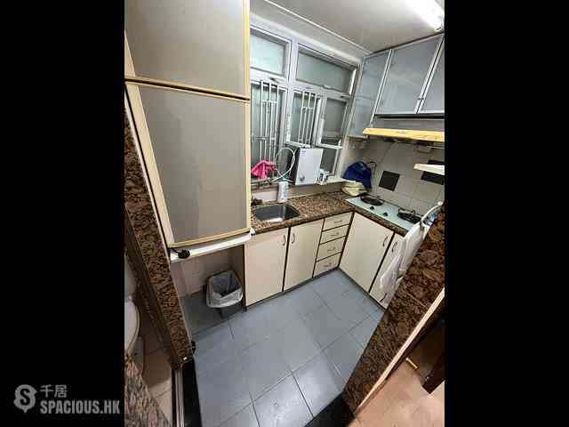 Sai Ying Pun - Wai Tak Building 04