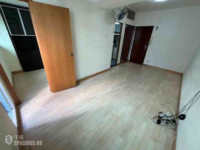 Sai Ying Pun - Wai Tak Building 05