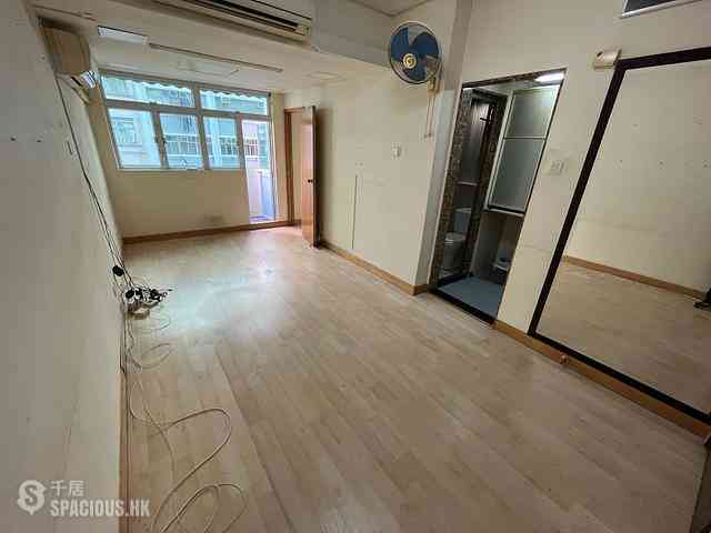 Sai Ying Pun - Wai Tak Building 01