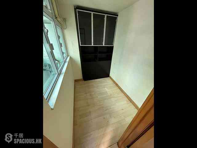 Sai Ying Pun - Wai Tak Building 09