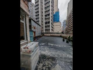Wan Chai - Man On House 10