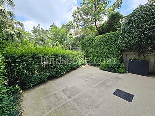 The Peak - Strawberry Hill 03