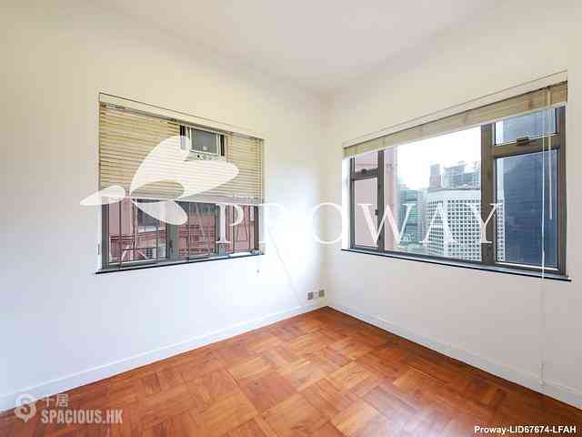 Mid Levels Central - Mackenny Court 07