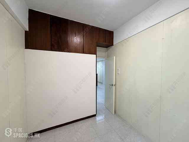 Wan Chai - Ko Wah Building(Go Wah Mansion) 04