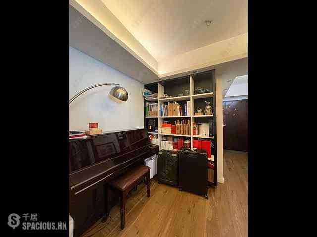 Wan Chai - Yue King Building 03