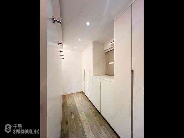 Wan Chai - Yue King Building 05