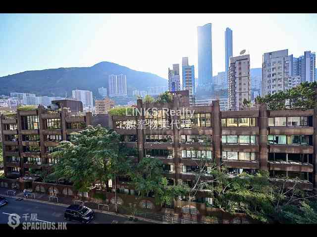 Happy Valley - The Hampton 01