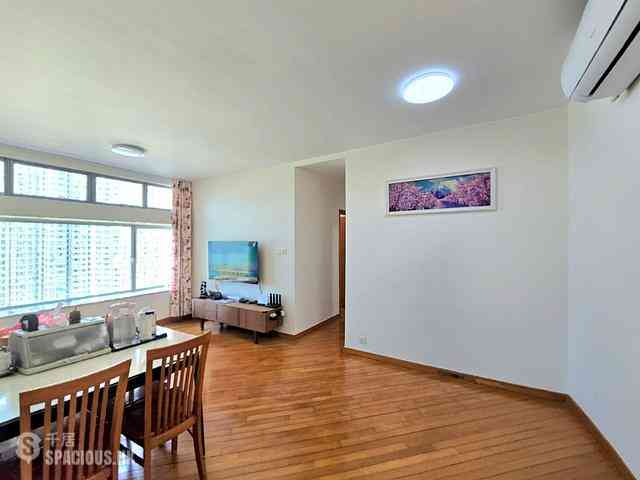 Tung Chung - Tung Chung Crescent 01