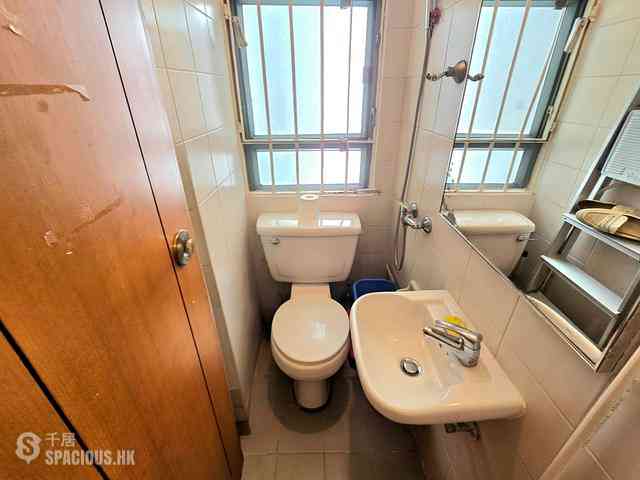 Tung Chung - Tung Chung Crescent 11