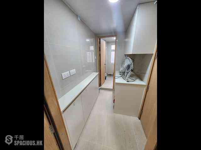 Sai Ying Pun - 30, Eastern Street 10