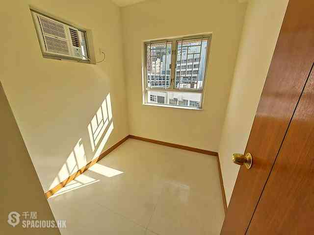 Sai Ying Pun - Tung Ming Court 06