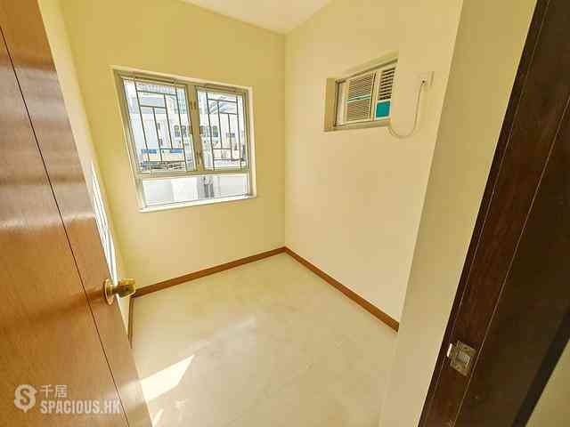 Sai Ying Pun - Tung Ming Court 07