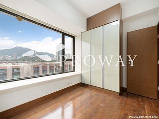 Kowloon Tong - The Ultimate 08