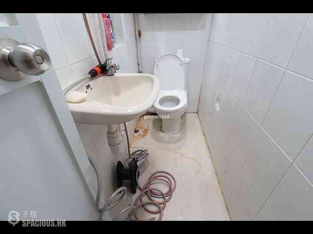 Central - 16-18, Kau U Fong 04