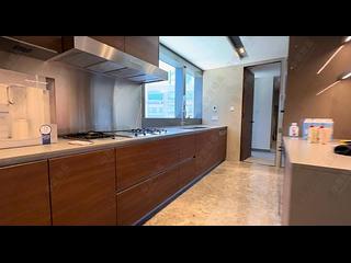 Mid Levels West - University Heights Tower 2 10