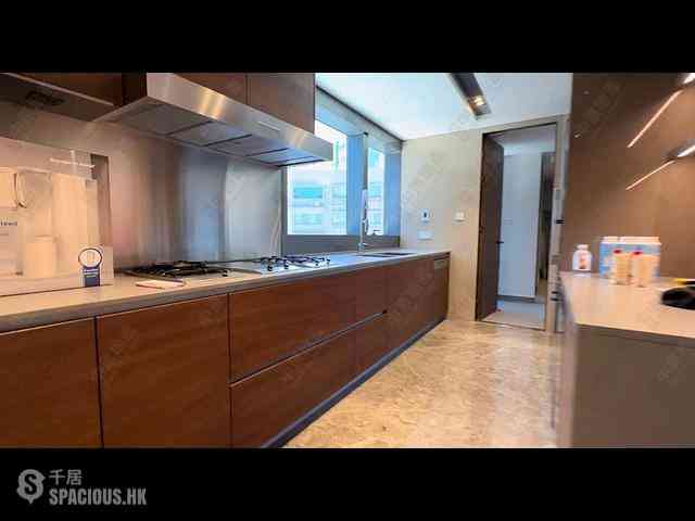 Mid Levels West - University Heights Tower 2 10