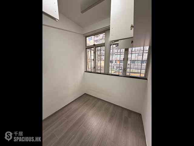 Mong Kok - Wing Wah Building 01
